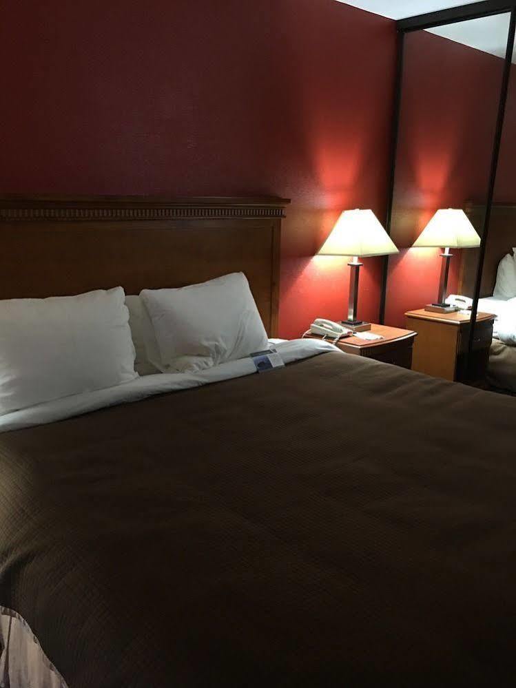 Quality Inn & Suites Huntington Beach Eksteriør billede