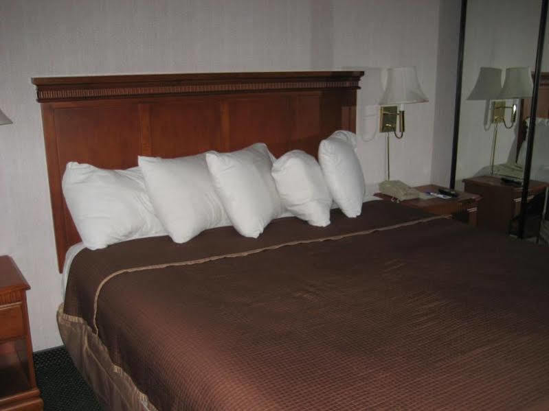 Quality Inn & Suites Huntington Beach Eksteriør billede