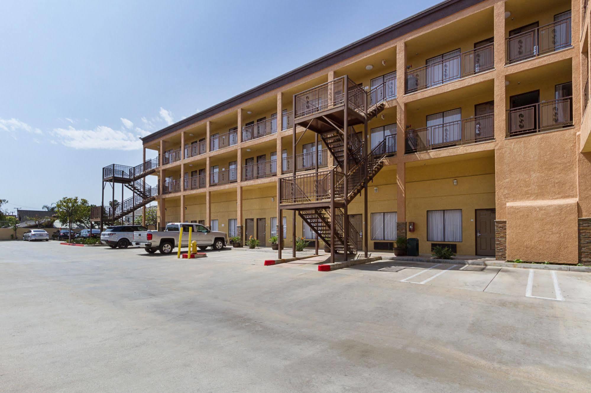 Quality Inn & Suites Huntington Beach Eksteriør billede