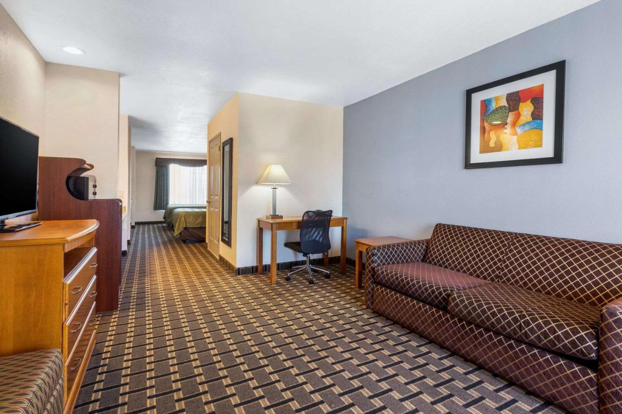 Quality Inn & Suites Huntington Beach Eksteriør billede