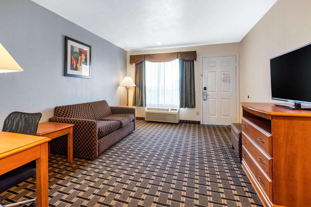Quality Inn & Suites Huntington Beach Eksteriør billede